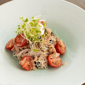 ツナとミニトマトの冷製ビーフン